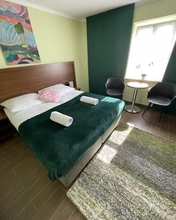 249 - Luban 7 Km, Zgorzelec 15 Km Farm stay Siekierczyn