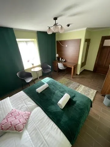 249 - Luban 7 Km, Zgorzelec 15 Km Farm stay *